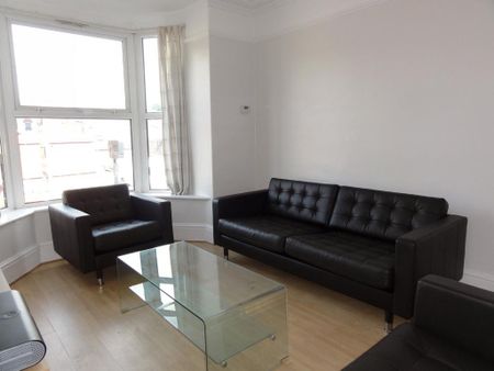 1 bedroom in a house share to rent - Photo 4