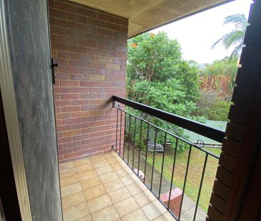 Renovated Townhouse In Convenient Location! - Photo 6