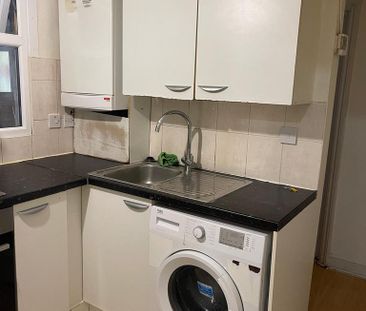 5 bedroom flat to rent - Photo 4