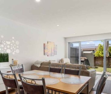 PRIME LOCATION & EASY LIVING - Photo 2