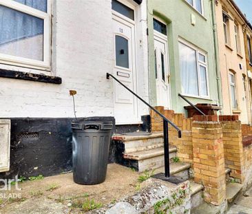 1 bedroom flat to rent - Photo 6