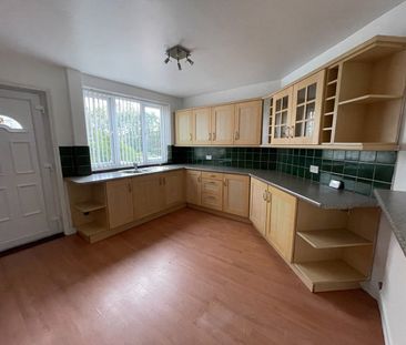 3 Bed Terraced House, Thornton Avenue, LS12 - Photo 5