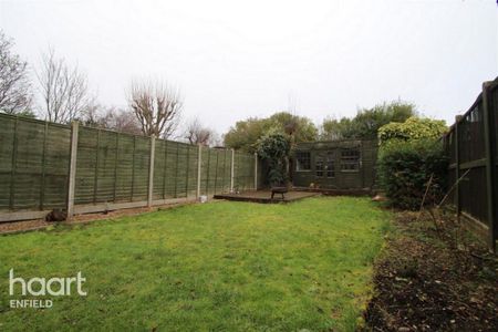 1 bedroom in a house share to rent - Photo 2