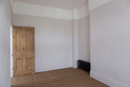 1 Bed Flat, Priory Park Road, NW6 - Photo 4
