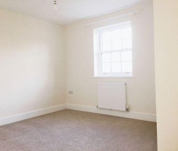 4 bedroom detached house to rent - Photo 2