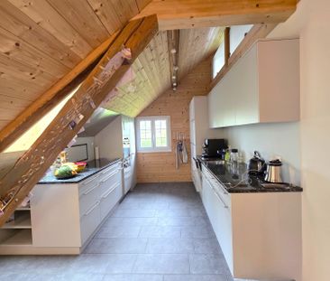 Naturnahes Wohnen unter dem Dach – stilvolle 4.5-Zi-Wohnung mit Flair - Foto 1