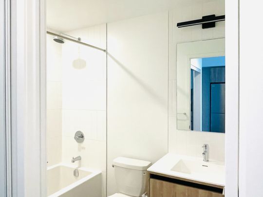 For Lease - 8 Beverley Glen Boulevard Unit# 708, Vaughan, Ontario - Photo 1