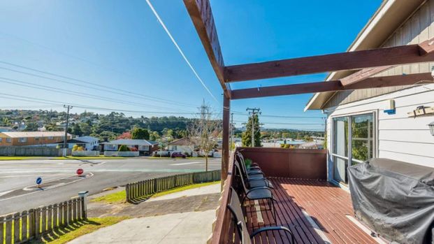 Sun Filled Family Home in Massey - Photo 1