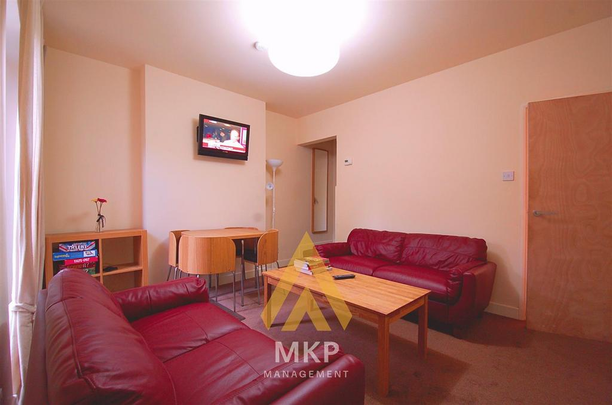 3 bedroom terraced house to rent - Photo 1