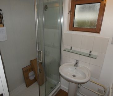 1 bed Apartment - To Let - Photo 5