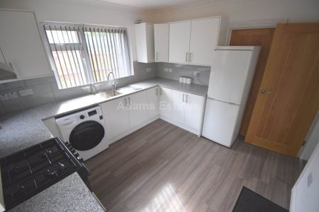 Price £2,350 pcm - Under Offer - Photo 2