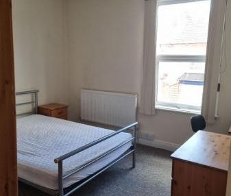 3 bedroom House To Let - Photo 3