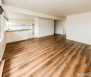 Modern 3-Bedroom Apartment in Prime Hawthorn Location - Photo 2