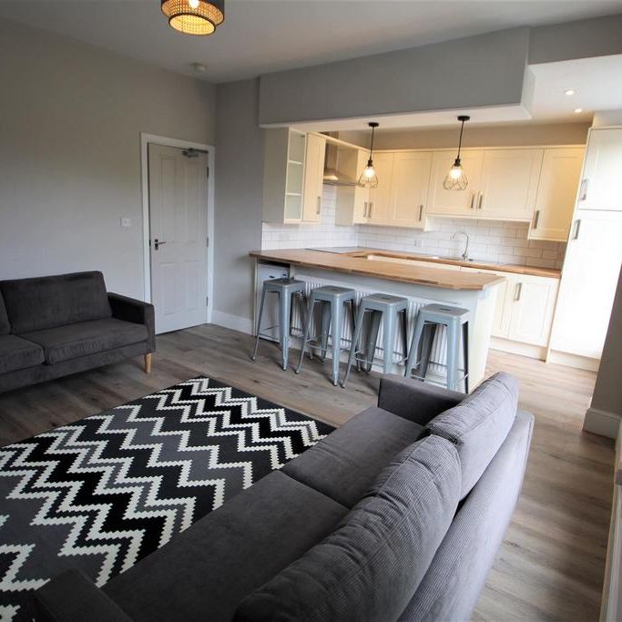 6 bedroom apartment to rent - Photo 1