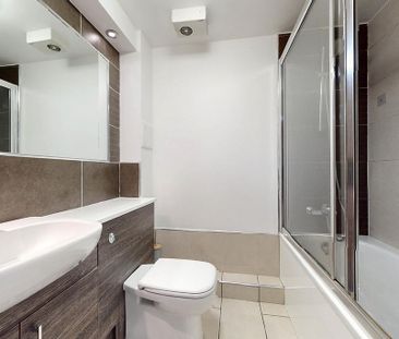 2 bedroom flat to rent - Photo 2