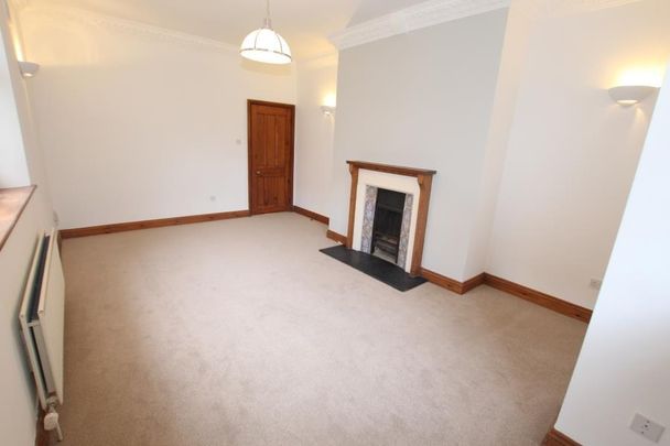 2 bedroom ground floor flat to rent - Photo 1