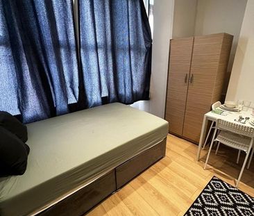 Studio Flat, Mitcham Lane, SW16 - Photo 3