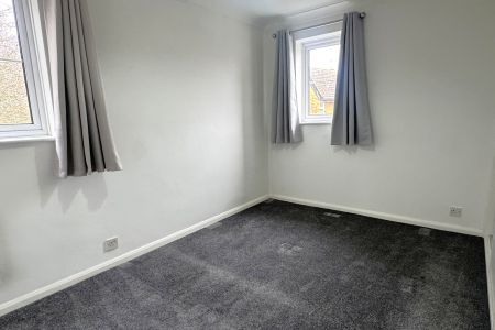 Bitterne Drive, Woking - 1 bedroomProperty for lettings - Seymours - Photo 4