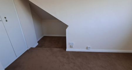 Shared property available in Uxbridge - Photo 2