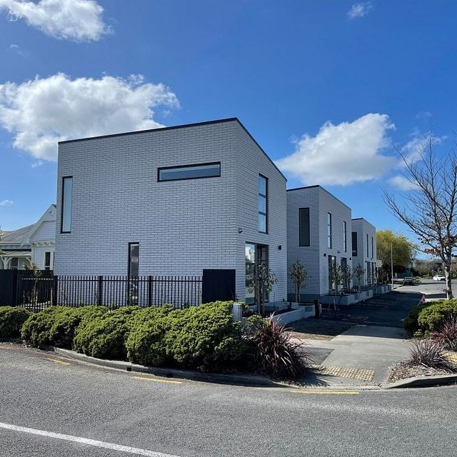 Townhouse, Riccarton - Furnished or Unfurnished - Photo 1