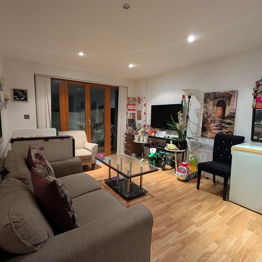 2 Bed Flat, Icon Building, IG1 - Photo 1