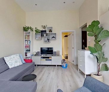 Appartement te huur in Etterbeek voor € 1.100 met 1 slaapkamer - Photo 1