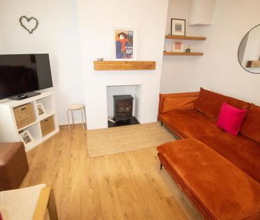 67 Rockmore Road, Falls Road, Belfast, BT12 7PD - Photo 2