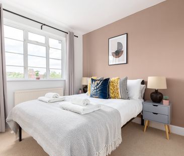 2 Bed Flat, Hamlet Court, W6 - Photo 5