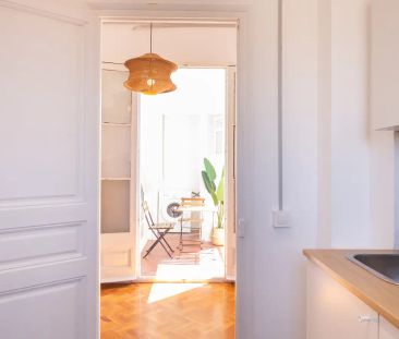Room in a shared 4-bedroom apartment for rent in Sant Andreu, perfect for professionals and students - Photo 5