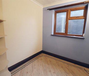 4 bedroom bungalow to rent - Photo 2