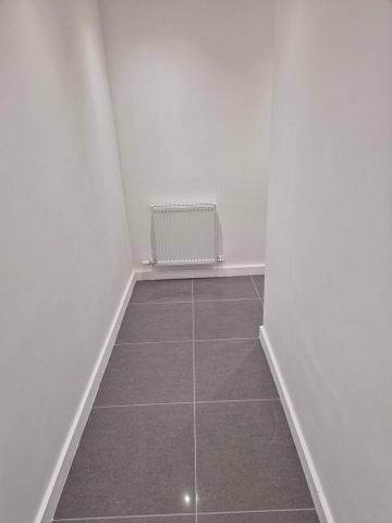 2 bedroom ground floor flat to rent - Photo 2