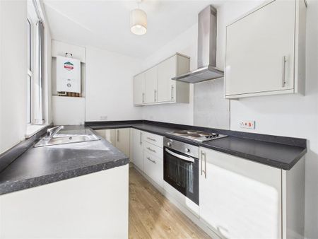 3 bedroom terraced house to rent - Photo 2