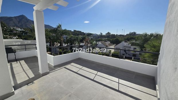 Apartment in Nueva Andalucía, Costa del Sol - Photo 1