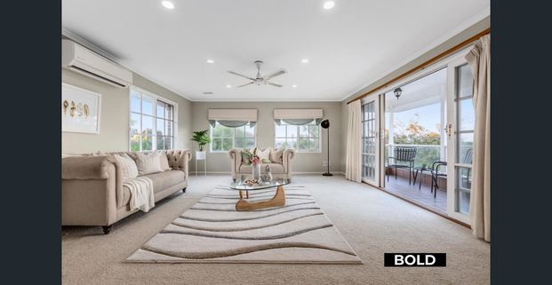 5 bedrooms - Panoramic views and priceless family space - Photo 1