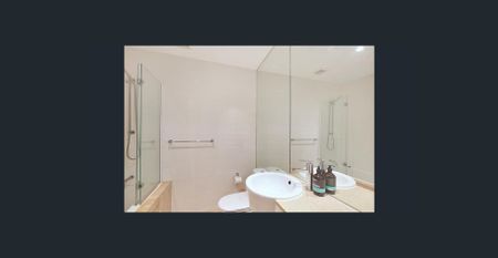 Contemporary Living in Landscaped Garden Complex near Bondi Beaches - Photo 4