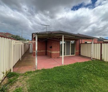 Classic 3Br Home in Sunshine! - Photo 6