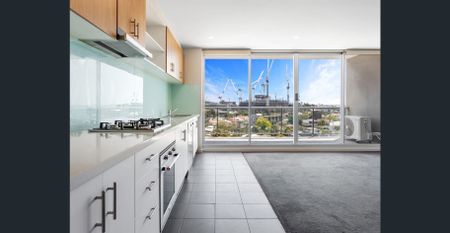 Stunning Lifestyle in the heart of Footscray! - Photo 3