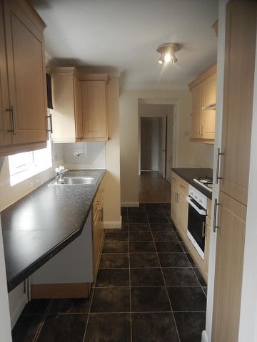 2 bedroom terraced house to rent - Photo 3