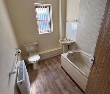 2 bedroom end of terrace house to rent - Photo 6