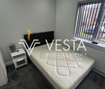 4 bedroom semi-detached house to rent - Photo 4