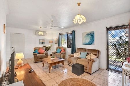 48 Hinchinbrook Drive, Thuringowa Central - Photo 2