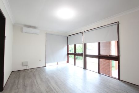 Immaculate Freshly Painted 3 Bedroom Brick Home - Photo 4