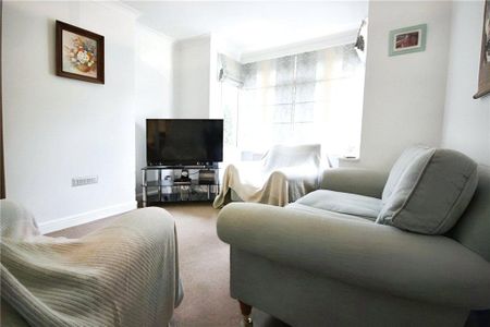 4 bedroom detached house to rent - Photo 2