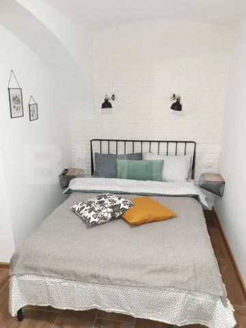 Studio cochet ultracentral - centrul istoric - mobilat și u - Fotografie 2
