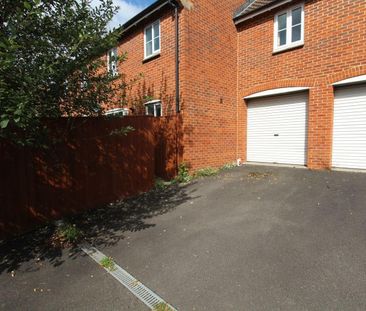 Lower Meadow, Ilminster, Somerset - Photo 4