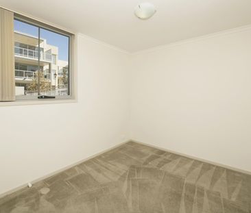 Ground floor. Spacious. Convenient. - Photo 6