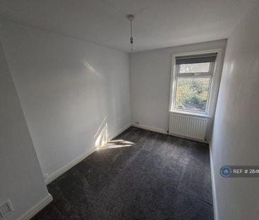 2 bedroom semi-detached house to rent - Photo 3