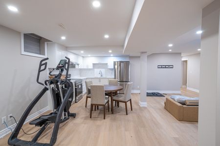 For Lease - 2686 Ambercroft Trail, Mississauga, Ontario - Photo 4