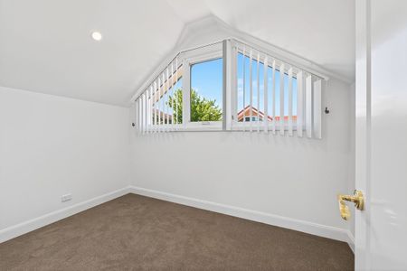 Modern Townhouse Living in Central Katoomba - Photo 5