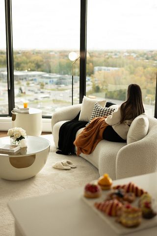 3405 Boul. Le Carrefour, Laval, QC - Photo 2